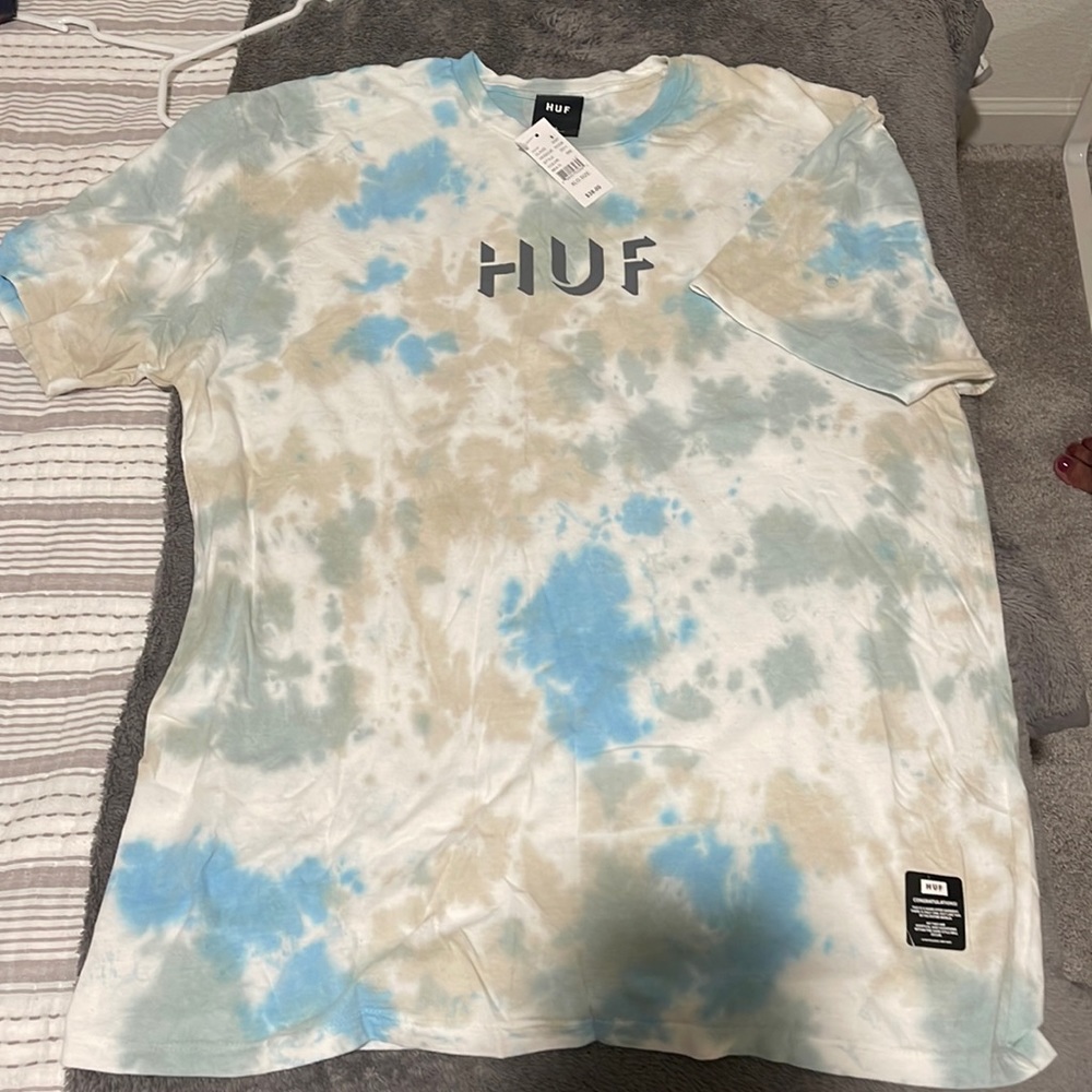 Huff color  shirt, size extra large